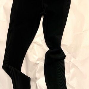 ALO Yoga XS Reflective striped Pants airlift